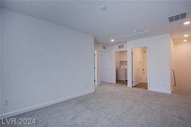 Building Photo - 843 Watford Pl