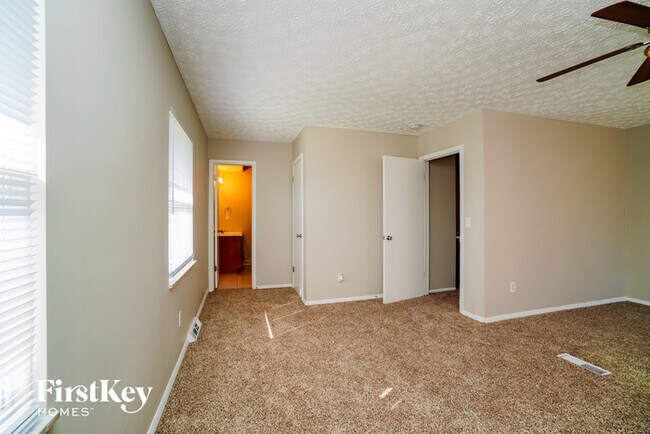 Building Photo - 5431 Maple Canyon Ave