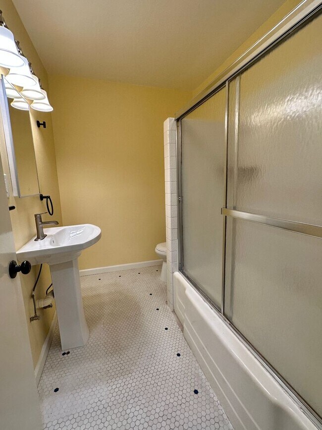 Building Photo - 3626 31st St