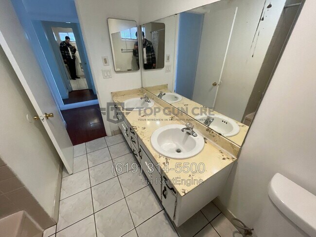 Building Photo - 545 Oakdale Ln