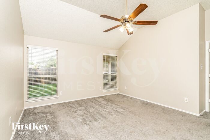 Building Photo - 4814 Red Birch Dr
