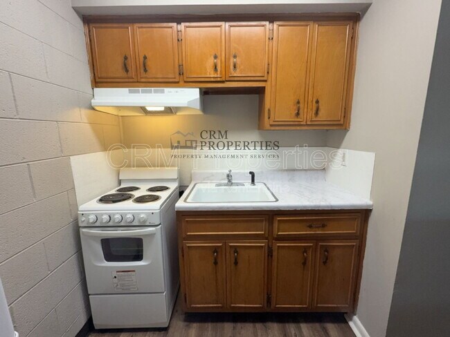 Building Photo - 6134 Hillside Ave