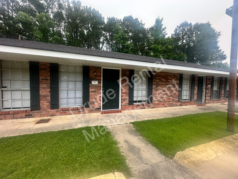 Building Photo - 42219 W Yellow Water Rd
