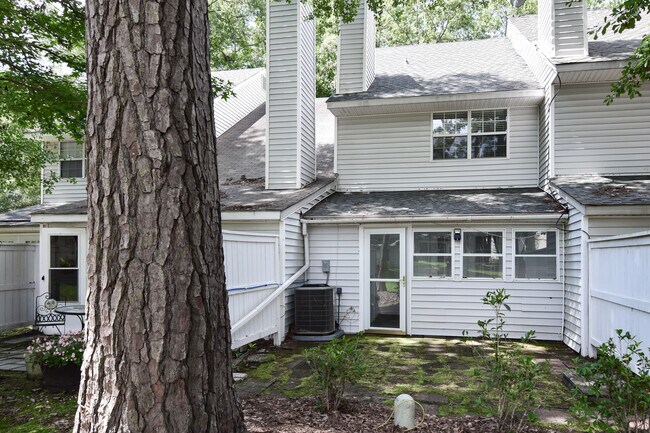 Building Photo - 7880 Champion Way