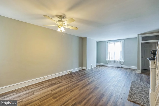 Building Photo - Spacious & Updated Grays Ferry Rowhome Near Parks and Center City — Accepting ALL PHA voucher hol...