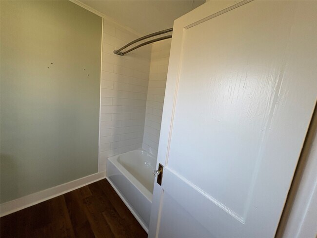 Building Photo - 510 Hicks St