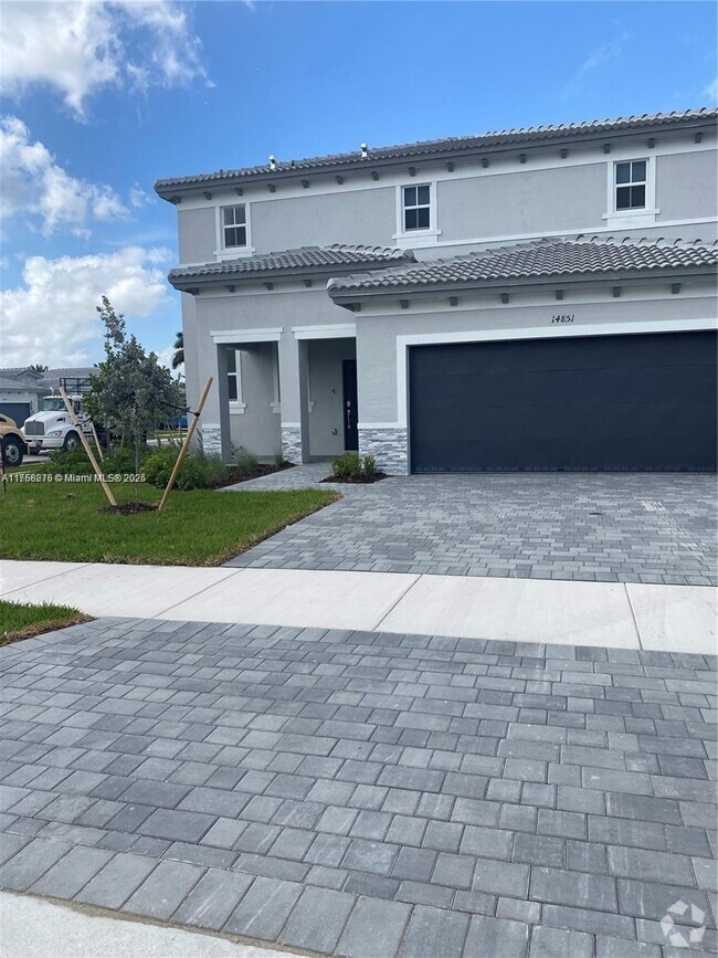 Building Photo - 14851 SW 161 St