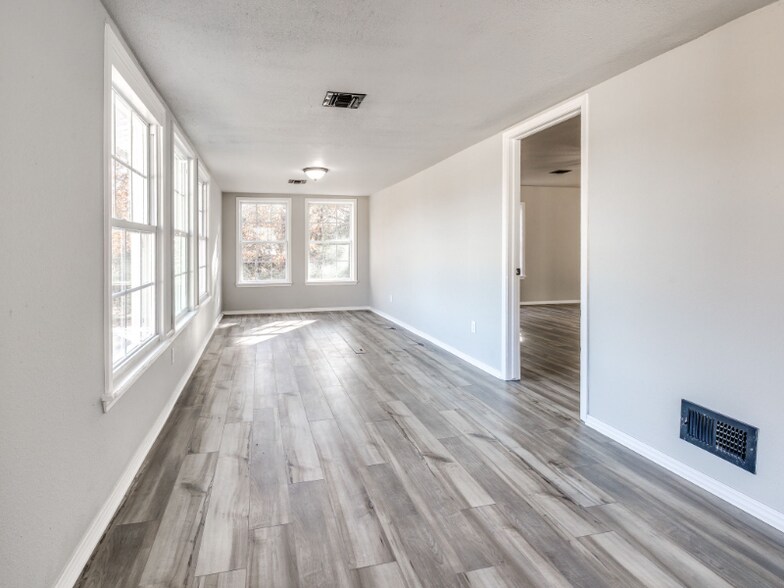 Building Photo - 101 192nd Ave SE