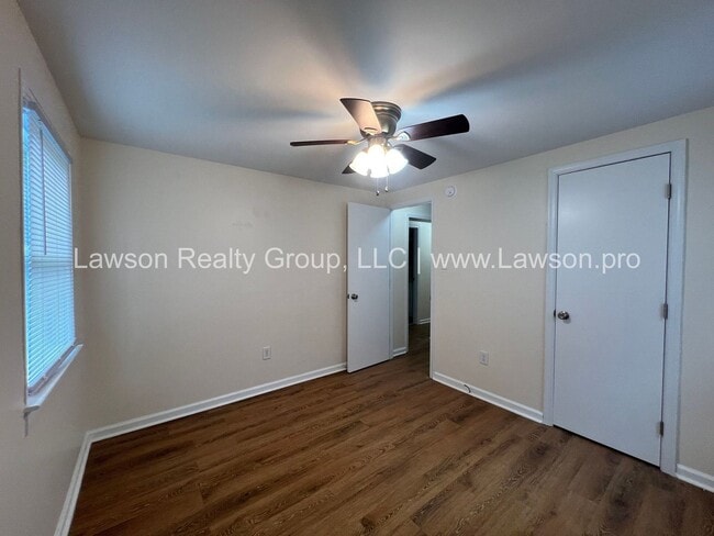 Building Photo - Close to Carvins Cove- One Level Living with Hobby Shed