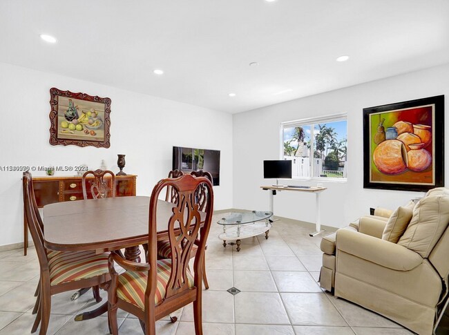 Building Photo - 5343 NW 111th Ct