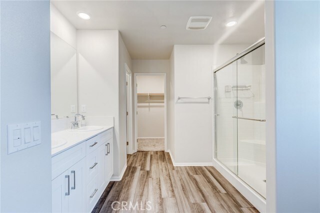 Building Photo - 36469 Shine Dr