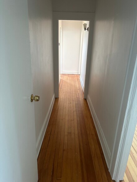 Building Photo - 111 Higbie Ln