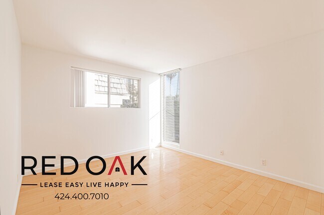 Building Photo - 1033 3rd St