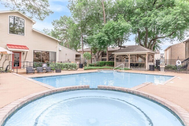 Building Photo - 8282 Cambridge St