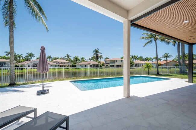 Building Photo - 2576 Bay Pointe Dr