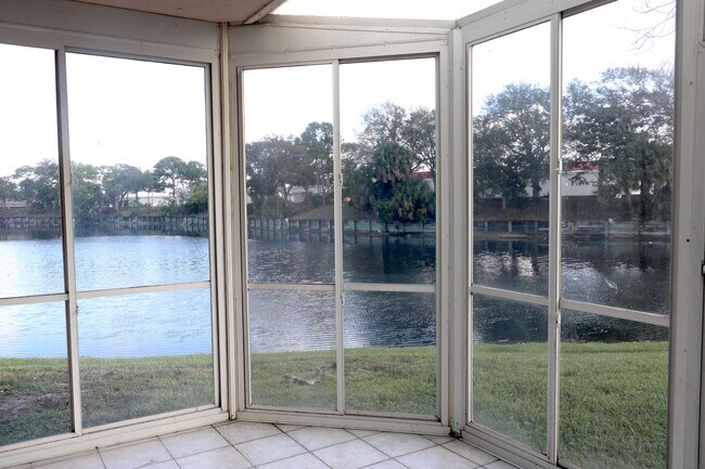 Building Photo - 1037 Island Manor Dr