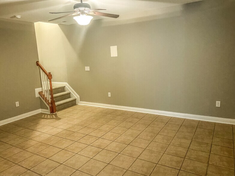 Building Photo - 1137 Unity Dr