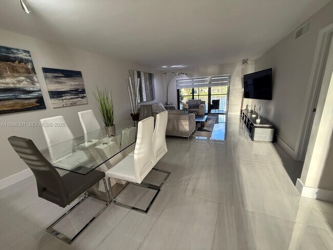 Building Photo - 436 Lakeview Dr