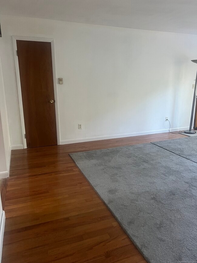 Building Photo - 56 Wakelee Ave