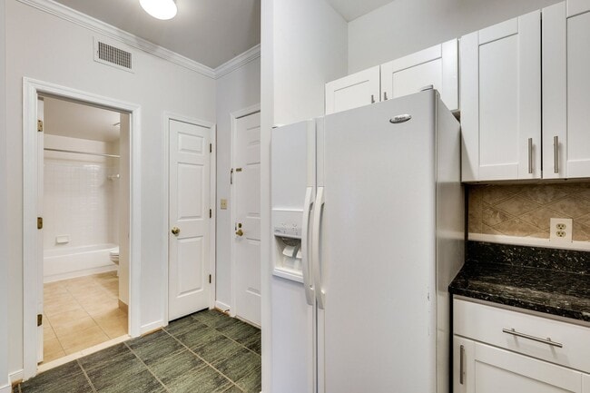 Building Photo - Ideally located near the Metro and Tysons ...