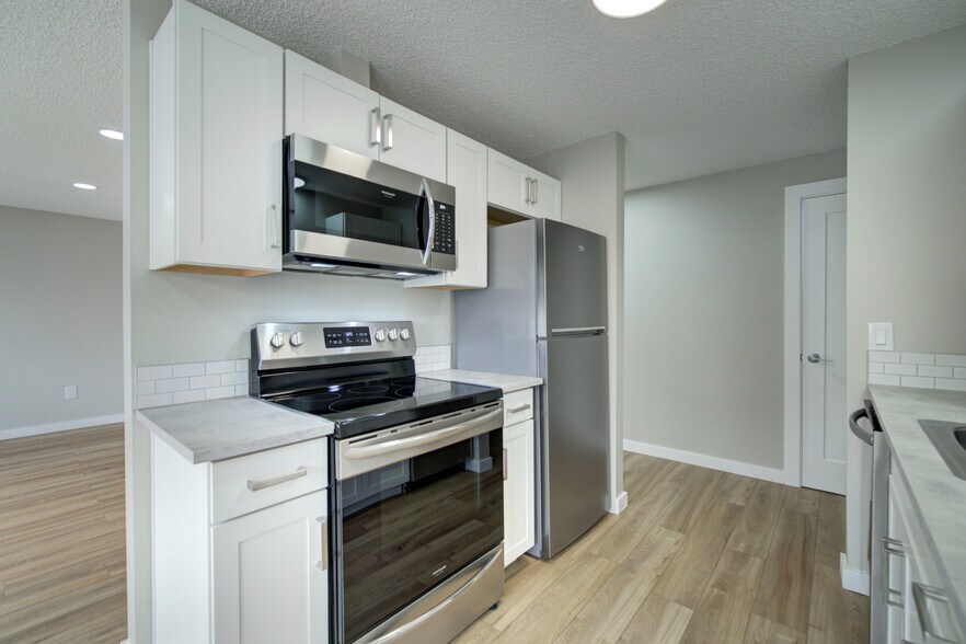 Building Photo - 13737 32nd Ave NE