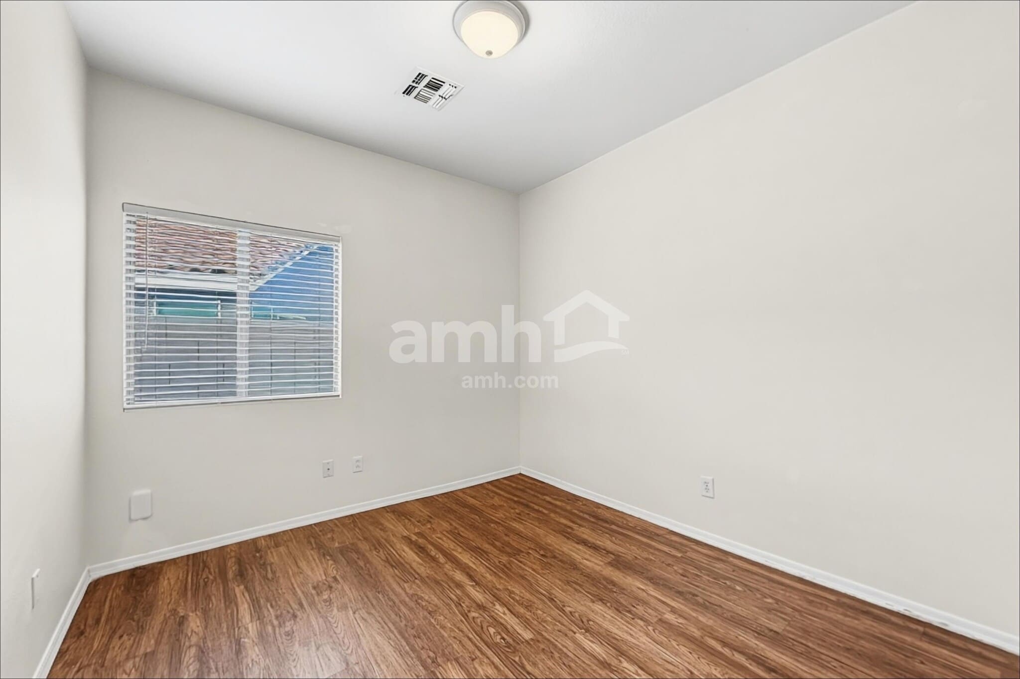 Building Photo - 5706 E Forge Cir