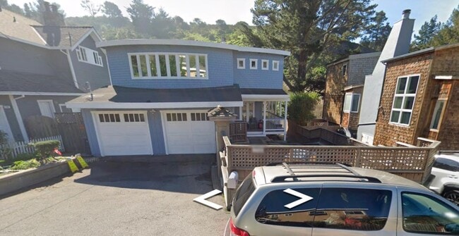 Building Photo - 714 Rockaway Beach Ave