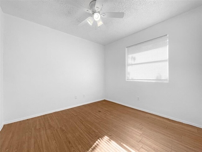 Building Photo - 5002 Weidemar Ln