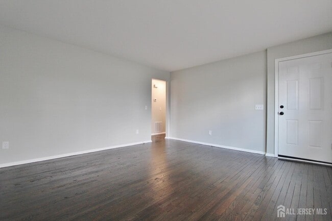 Building Photo - 516-520-520 Hamilton Blvd