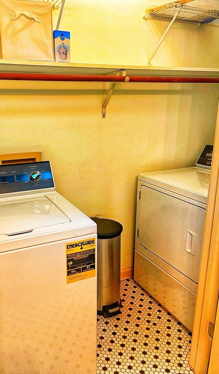 Building Photo - 16 Townes Square Ln