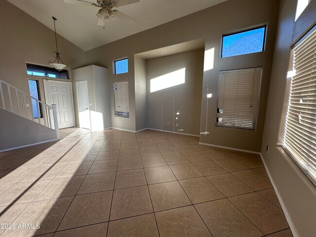 Building Photo - 10971 W Rio Vista Ln