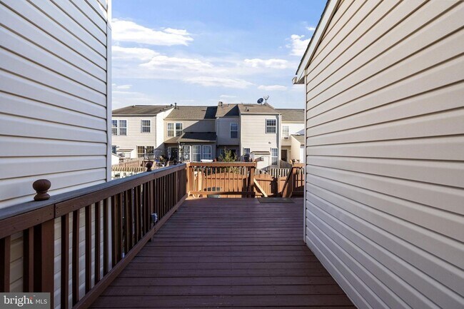 Building Photo - 5030 Finsbury Rd