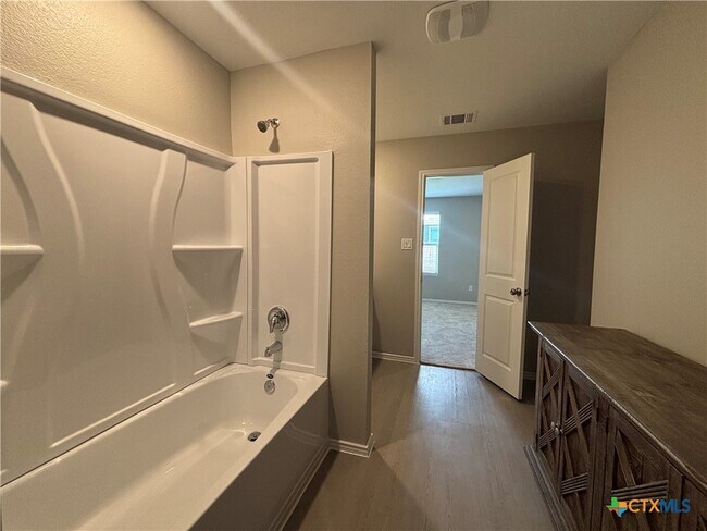 Building Photo - 321 Bertram Oaks Dr
