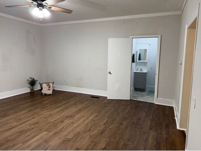 Building Photo - 800-806 N 8th / 718 Union