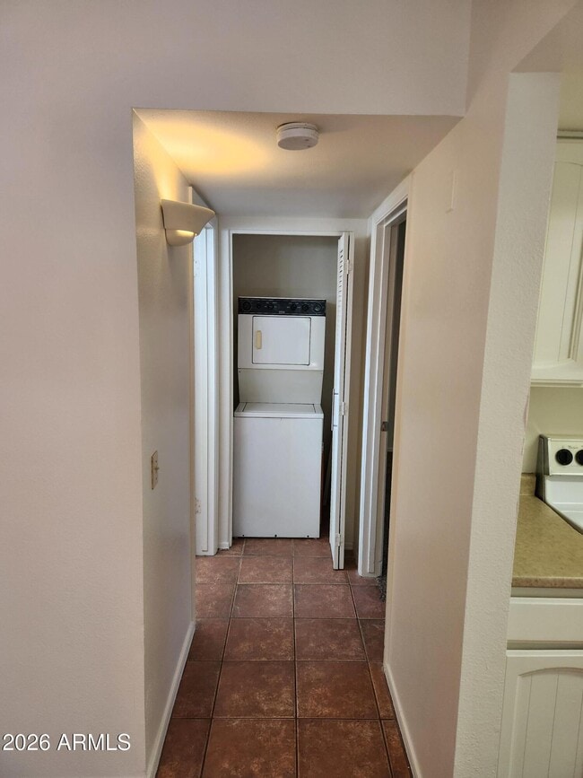 Building Photo - 2721 W Estrella Dr