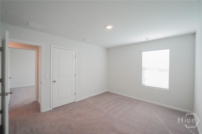 Building Photo - 103 Skylark Rd