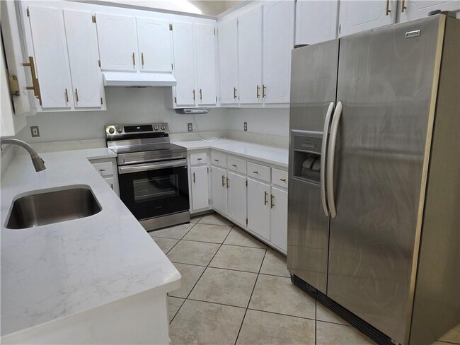 Building Photo - 5632 Bentley Ct