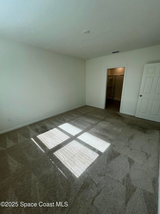 Building Photo - 7459 Tourmaline Dr