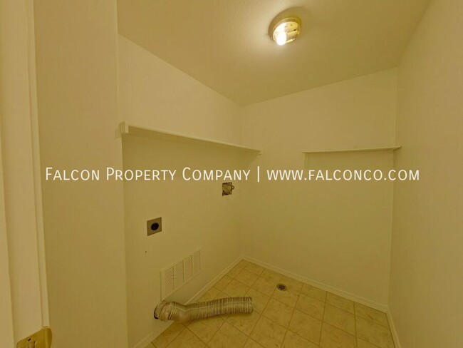 Building Photo - 7150 Grand Prairie Dr