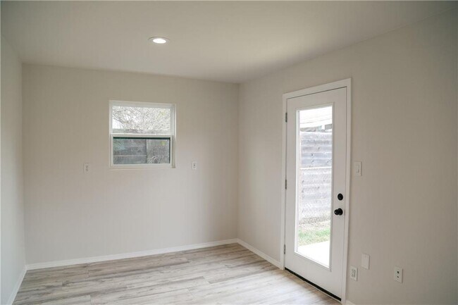 Building Photo - 8402 Stillwood Ln