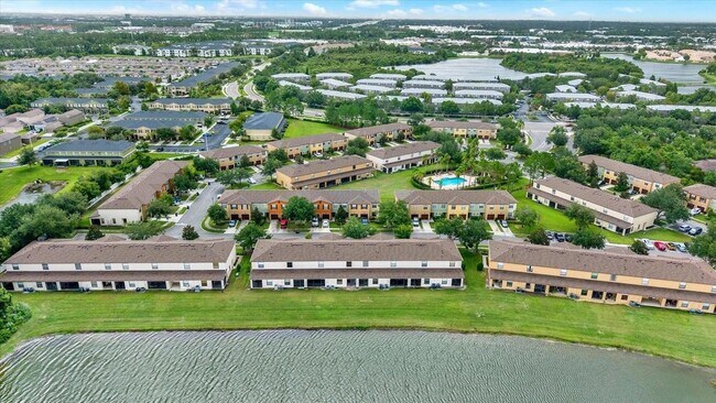Building Photo - 2630 Edgewater Falls Dr