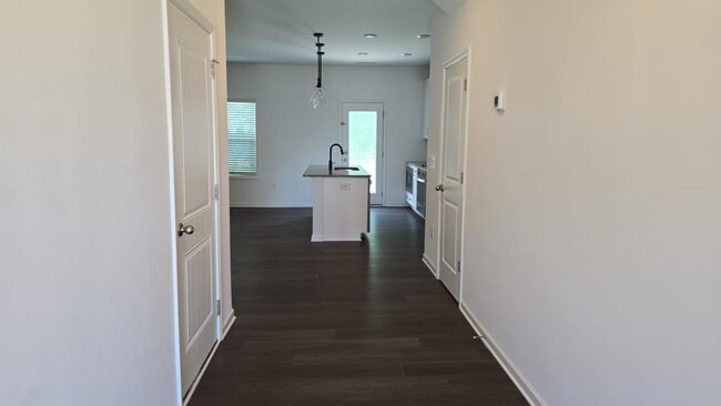 Building Photo - 3315 Oak Pass Dr