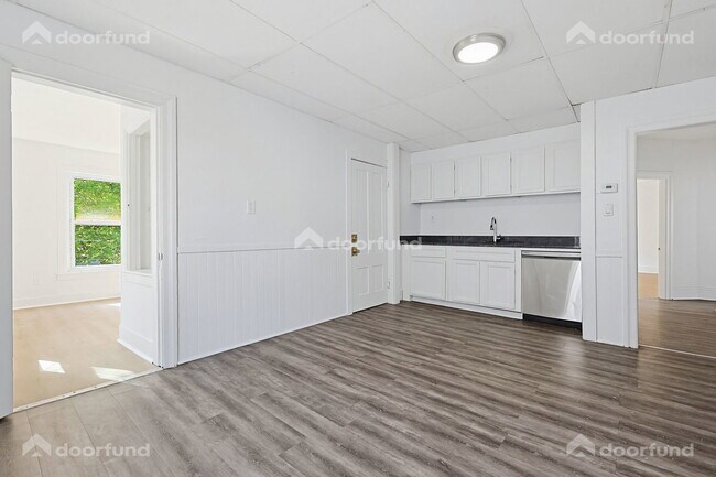 Building Photo - 17 Wachusett St
