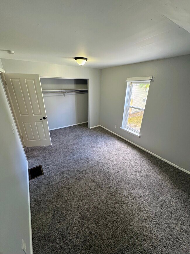 Building Photo - 15 Thorpe St