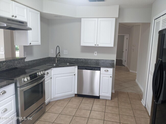 Building Photo - 13576 Capistrano Dr S
