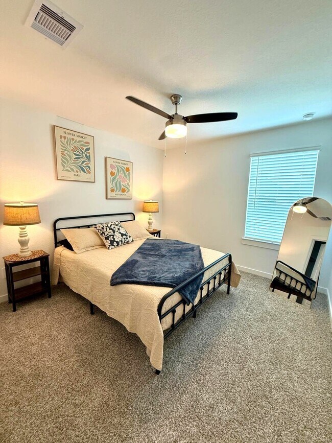 Building Photo - 12308 Greenwood St