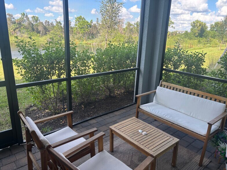 Building Photo - 14151 Heritage Landing Blvd