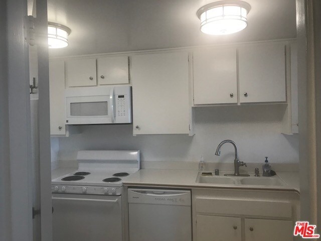 Building Photo - 4314 Marina City Dr