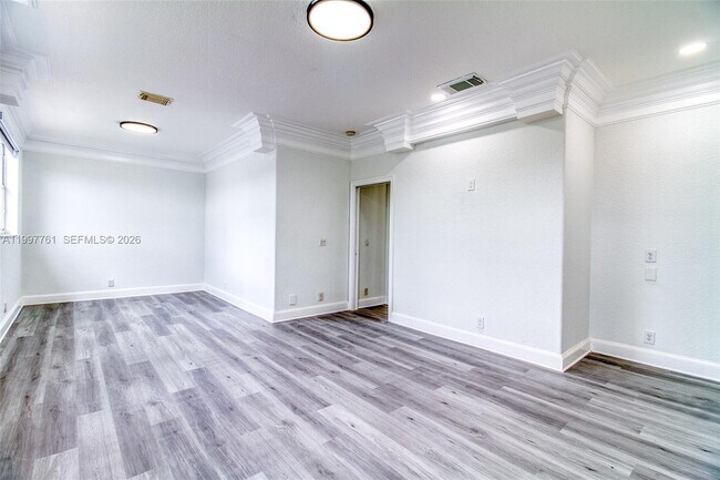 Building Photo - 5363 SW 38th Ave