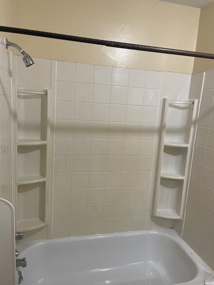 Building Photo - 1324 5th Ave